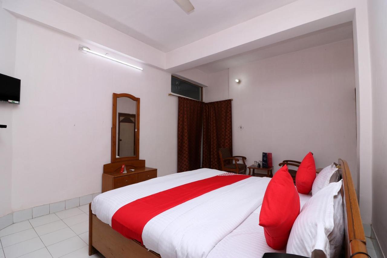 Oyo 16112 Hotel Uruvela International Bodh Gaya Exterior photo